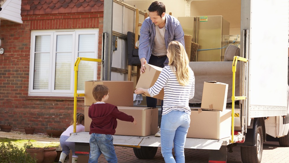 The Ultimate Moving Abroad Checklist – Everything You Need